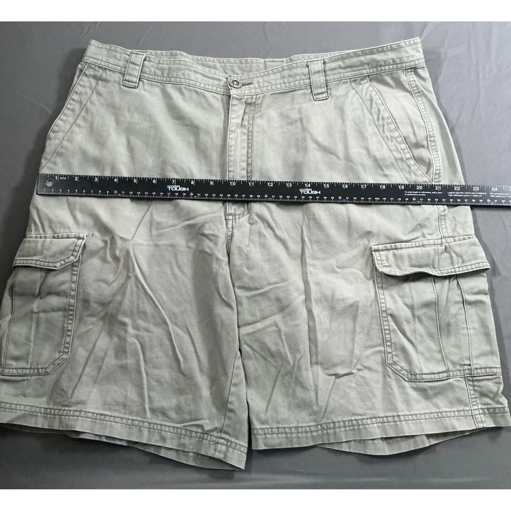 Columbia Mens Cargo Shorts 38 Sage Green Omni-Shade Cotton Canvas Hiking Utility
